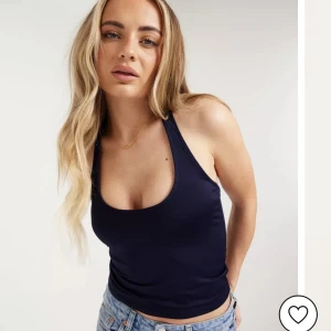 Topp - Topp från Nelly i storlek small 💙använd fåtal gånger