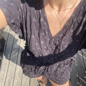 Jumpsuit med stjärnor - Så fin men kommer inte till användning för mig då den är lite för liten💕
