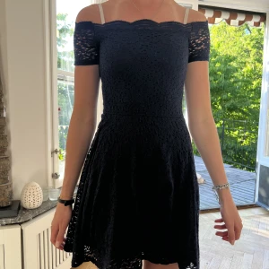 Söt klänning - Marinblå klänning i bra skick!