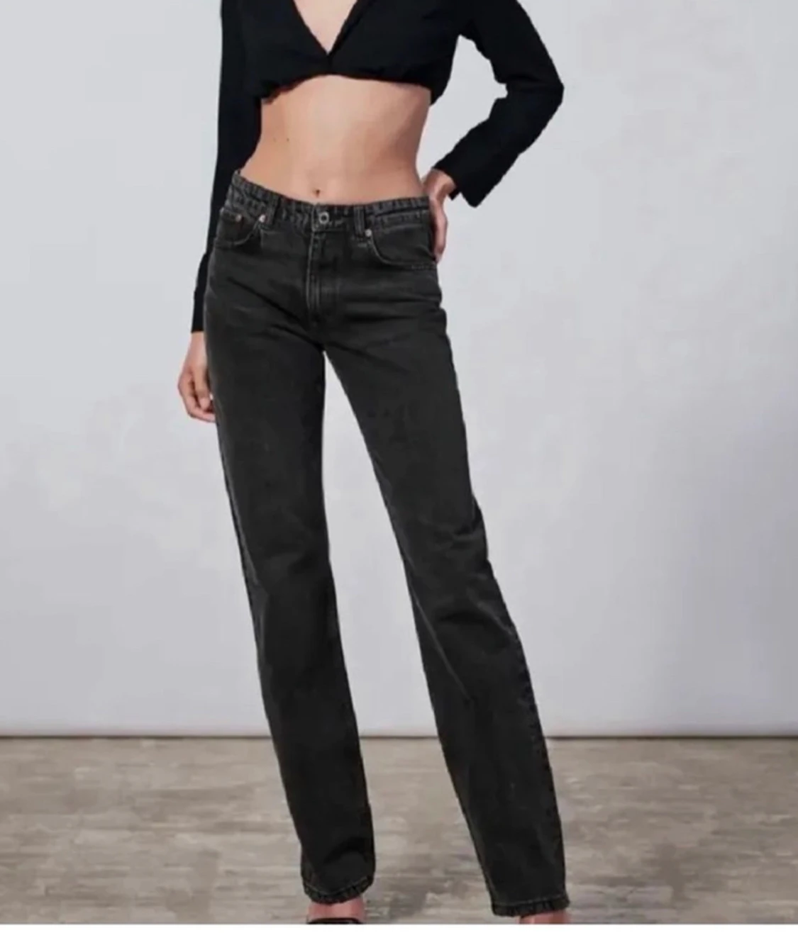 Svarta mid rise jeans