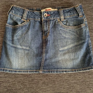 Only jeanskjol  - Super snygg jeanskjol från only, helt oanvänd💓