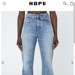 Hope ”Beat” Jeans  - Jeans från Hope i modellen ”Beat”. Endast använda en gång! Säljer pga liiite för små för mig tyvärr. Ordinarie pris: 1900kr. Storlek 27