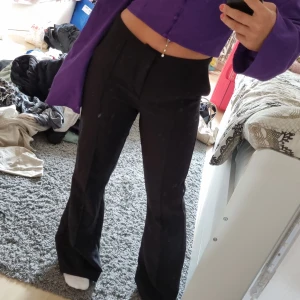 Kostymbyxor  - Fina, men lite för långa och för stora för mig 