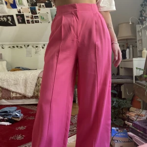 Rosa byxor - Ett par rosa finbyxor från H&M💓