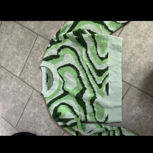 Tjocktröja - Fin Tjocktröja, använd 2 ggr. Köparen står för frakten!