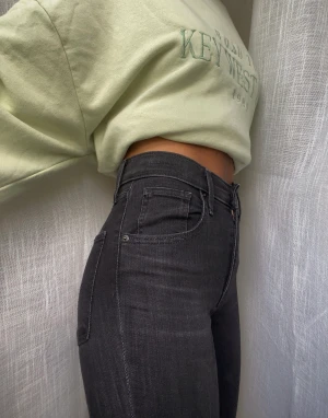 Levi’s jeans - Ett par fina och sparsamt använda jeans från Levi’s. 