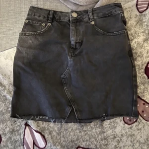 Jeanskjol  - Jeanskjol som är i bra skick.