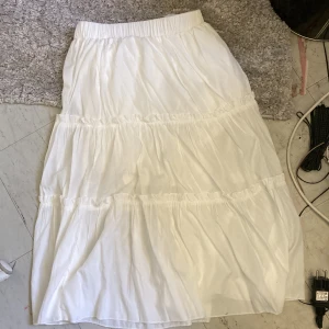 Shein kjol - Fin kjol från shein som inte passar mig i stilen riktigt ❤️