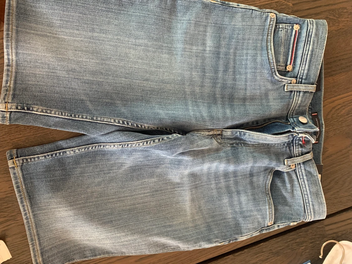 Jeansshorts Tommy Hilfigur strl W3030 - 90