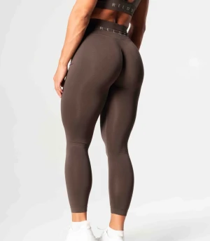 Träningsthigts Relode  - Säljer ett par bruna Prime Scrunch Thigts i storlek Medium. Aldrig använda då jag beställde fel storlek🤎