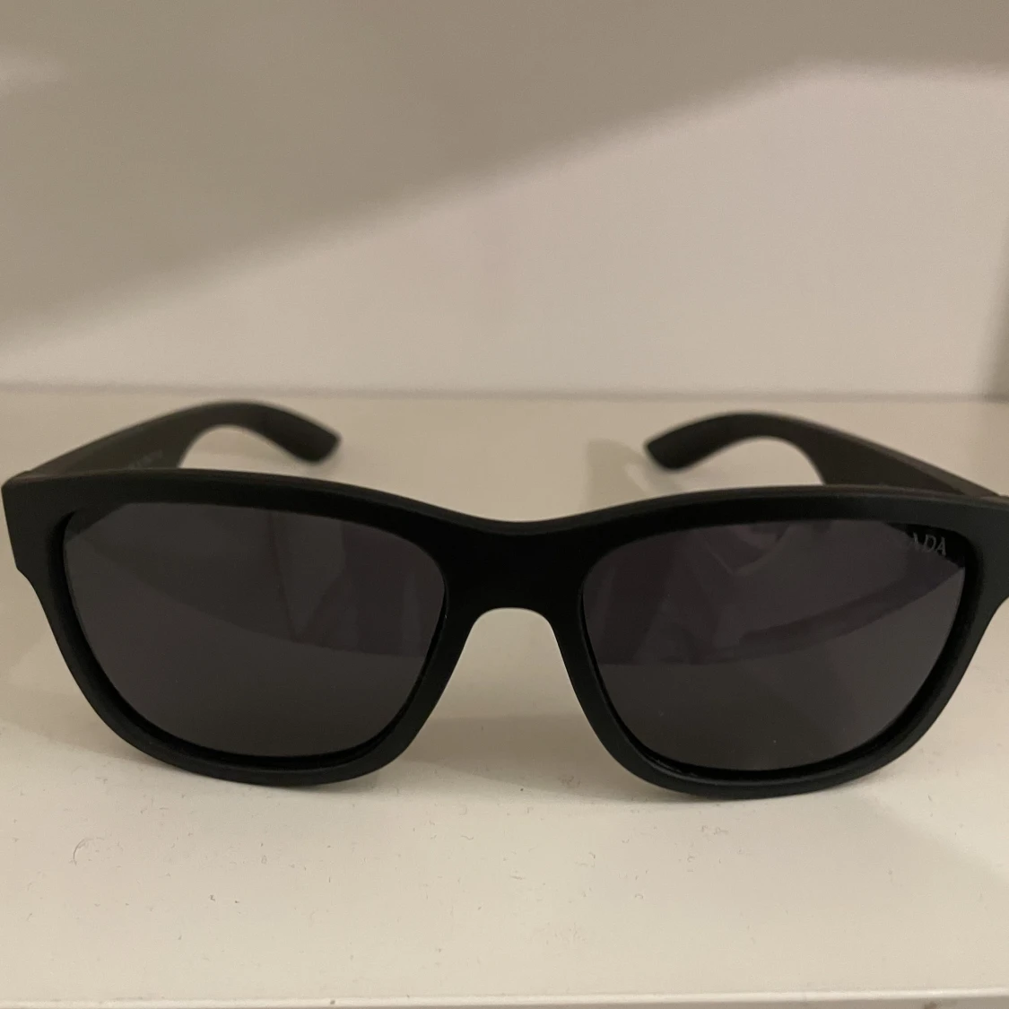 Solglasögon Prada - 90