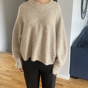 Stickad tröja - Super fin stickad tröja 💓