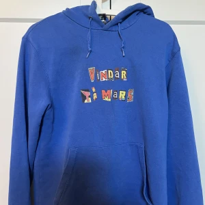 Hov1 hoodie - Säljer min Hov1 hoodie. Fint skick nästan aldrig använd 