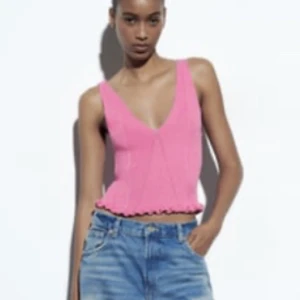 Linne - Säljer detta linne som jag precis köpt, använt 1 gång men lite stort för mig så kommer inte användas mer. Jättefint linne i ny skick.