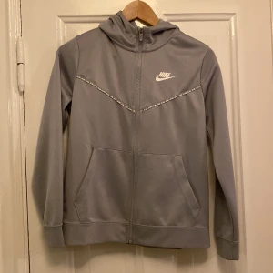 Ny Nike  - Nästan oanvänd 