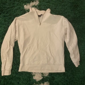 Asos HalfZip - Passar nog för folk runt 175-180+! Hör av er vid minsta lilla fundering 😊