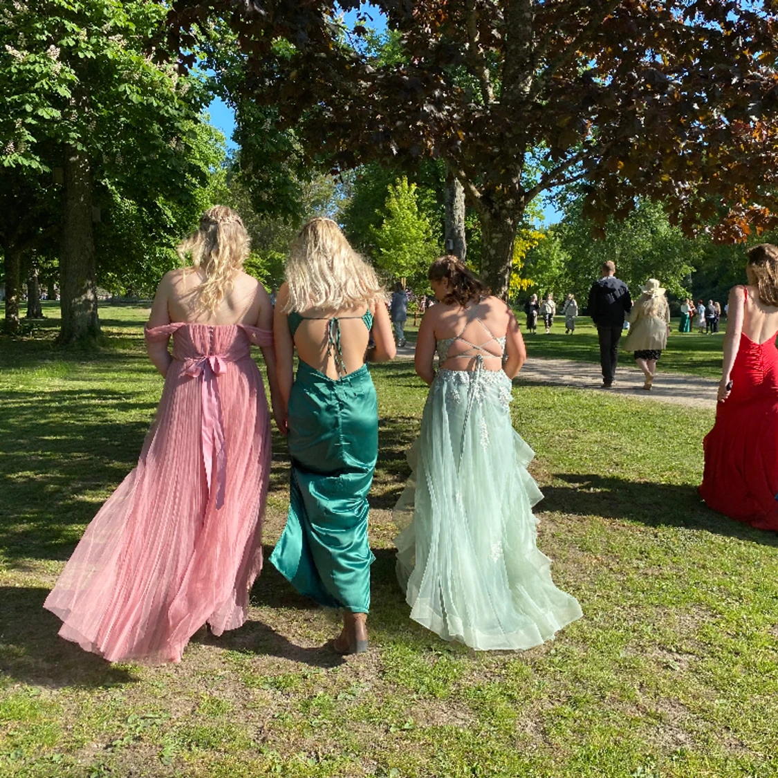 Superfin balklänning i härlig färg - 91