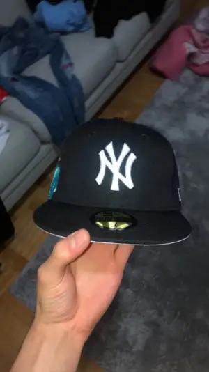 New era cap, new york style, köpt på eBay för 900kr, 55.8cm