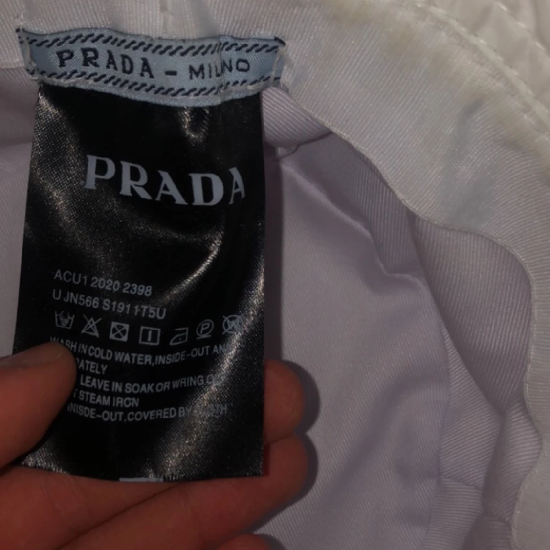 Prada bucket hat - 90