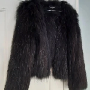 Tvättbjörnspäls  - Använd väldigt få gånger 