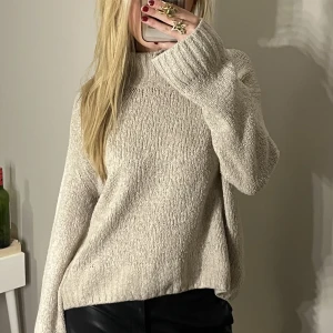 Stickad tröja - Säljer denna superfina stickade tröjan😍