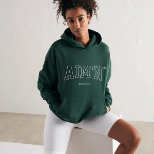 Hoodie AIMN - Skitnsygg hoodie från Aimn i grönt som tyvärr inte kommer till användning. Stl M, använd fåtal gånger. Skriv om ni vill ha bilder. 