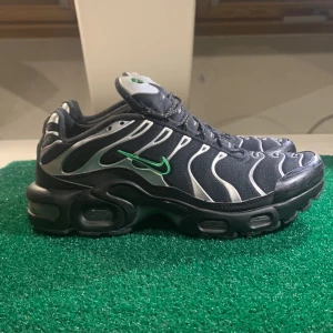 Nike air max plus  - Ett par feta Nike air Max plus i bra skick säljes. Använda ett par gånger. Priset kan diskuteras.