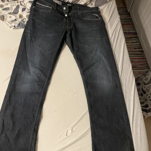 Reglay jeans  - Helt nya jeans aldrig använt va för stora. Storlek: W36 L 32