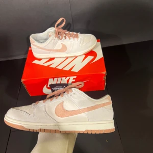Nike dunks  - Nästan helt nya använda ett par gånger