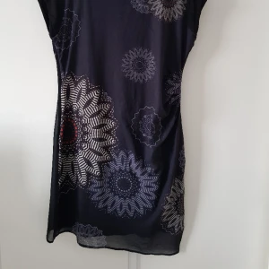 Desigual klänning - Desigual känning i mycket fint skick. Strl 42