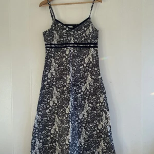 💙söt blommig klänning från h&m💙 - H&m blommig klänning 