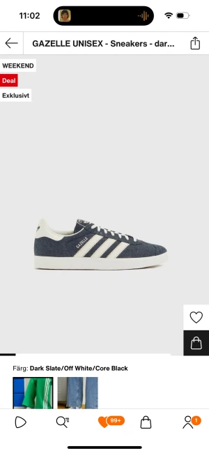 Adidas Gazelle Sneakers - Säljer dessa supersnygga Adidas Gazelle skorna i färgen dark slate/off white! Använda 2 gånger, insåg sen att de var för små. Storlek 38 men liten i storleken så skulle säga 37-37.5! Nypris 1175 kr men säljer mina för 649💕köpare står för frakt!