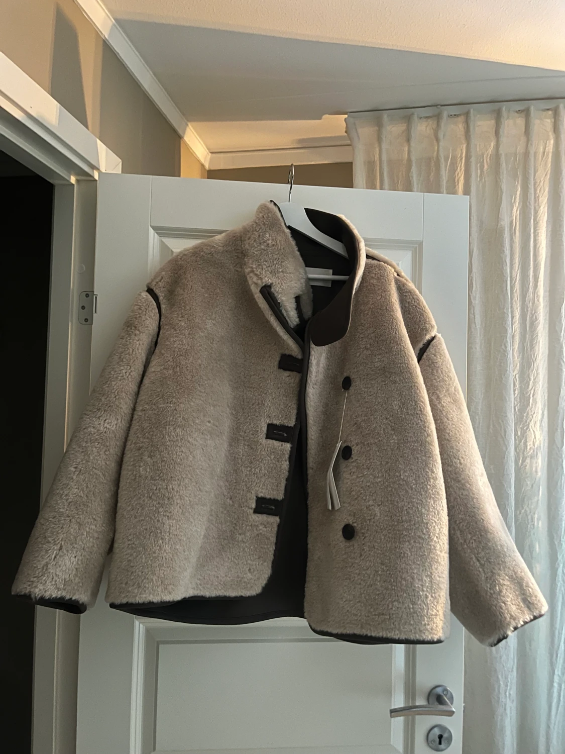 Superfin slutsåld jacka från Arket  - 90