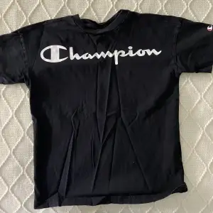 Champion t-shirt i fint skick 