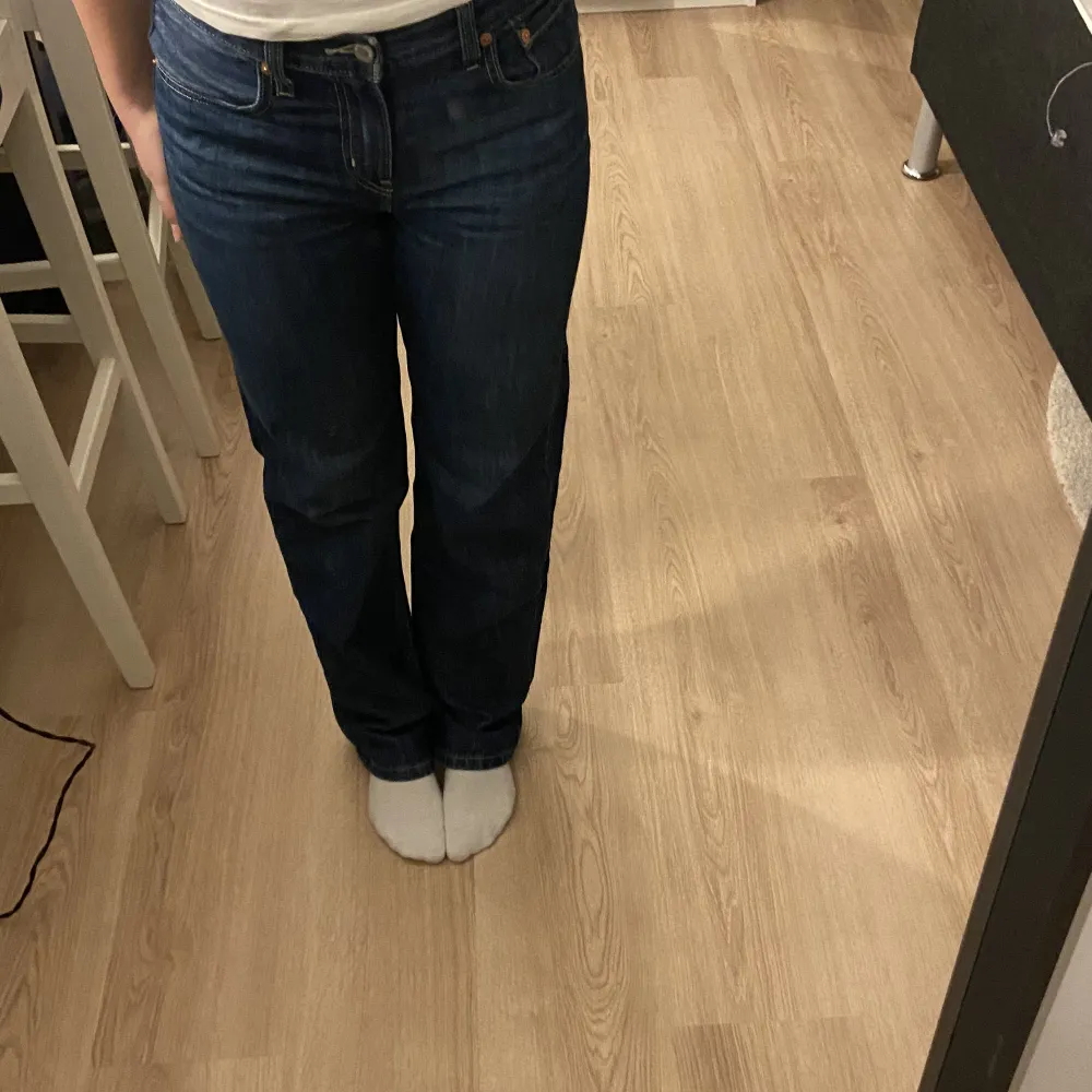 Low waist raka jeans från Levis 👖.. Jeans & Byxor.