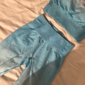 Träningsset  - Iciw träningsset kommer inte till användning pga för mycket träningskläder. Mycket bra skick 