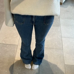 Utsvängda jeans - Helt oanvända