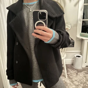 Så snygg kappa - Jätte fin kort kappa från arket, knappt använd 