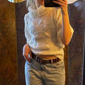 Stickad tröja från Vero Moda men köpt secondhand i storlek L❣️