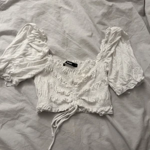 gullig topp  - super söt topp i bra skick! skönt material!