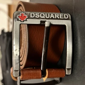 Dsquared bälte - Dsquared bälte till salu.