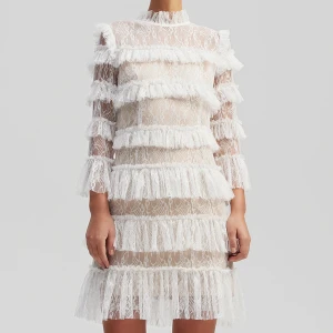 By Malina Caramine Mini Dress - By Malina Caramine Mini Dress  Färg: Vit Aldrig använd pga fel storlek Perfekt till student  Stl XL  Nypris 2 800 kr Jag säljer för 1 600kr (Bilder från internet)
