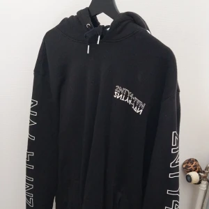 Oversized hoodie  - Oversized hoodie från newyorker köpt för 500 som jag inte använder längre 