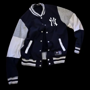 Sweatshirt  - New era tjocktröja/sweatshirt