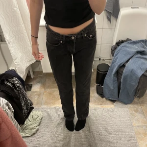 lager 157 jeans❤️ - low waist jeans från lager 157 i modellen icon i storlek XS❤️ säljer då de är för stora för mig❤️ bra skick! tryck gärna på köp nu🫶🏼 
