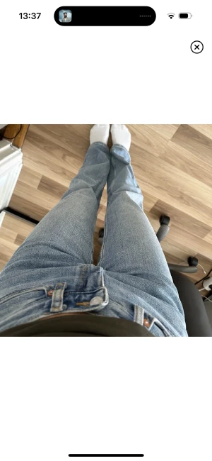 Jeans  - Weekday jeans modellen twig, knappt använda så fint skick, w26l30. Modell är straight/något bootcut 
