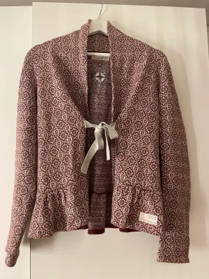 Odd Molly kofta - Vinröd kofta från Odd Molly, knappt använd, strl 2.