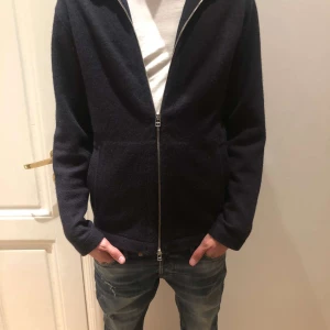 NN07 cardigan  - Säljer min cardigan från NN07. Jackan är nästan ny. Nypris 2299. Hör av er vid eventuella frågor 
