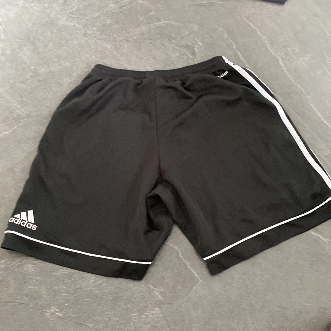 Adidas träningsshorts