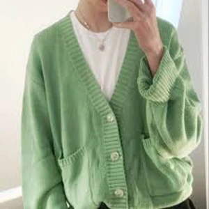 Ruben kone cardigan  - Som ny helt fläckfri och inga skador alls. Helt slutsåld finns bara att få tag på i efterhandeln. 1400 ny pris